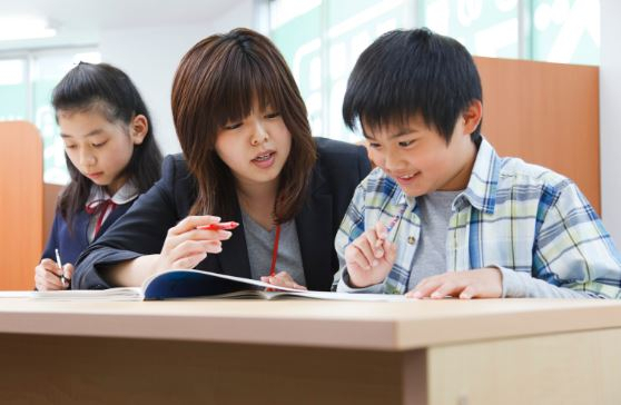 駅直結ビル勤務  安心のECCブランド ★大学1年生も大歓迎★充実の研修で安心！