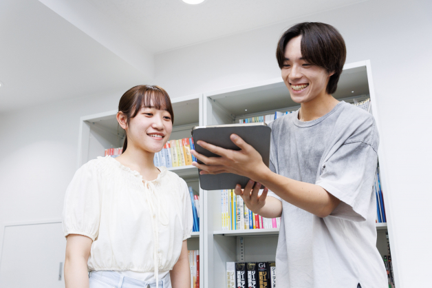 【選考は面接のみで完結】新大学１年生・塾講師デビュー歓迎！｜中高一貫校の専門塾