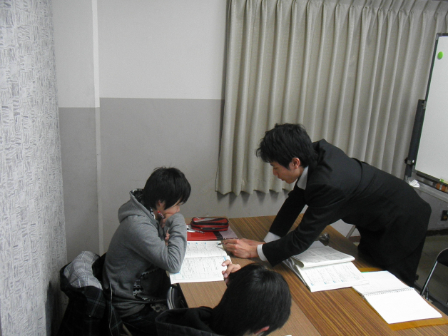 エール教育学院　/　香里三井校