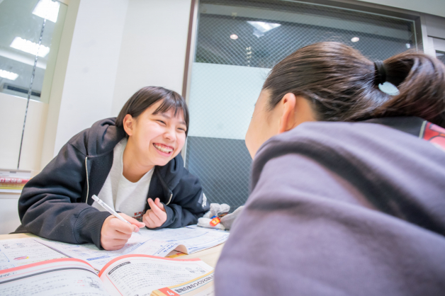 得意科目を教えて「先生」やってみませんか？週1日1コマ～でもOK！◎