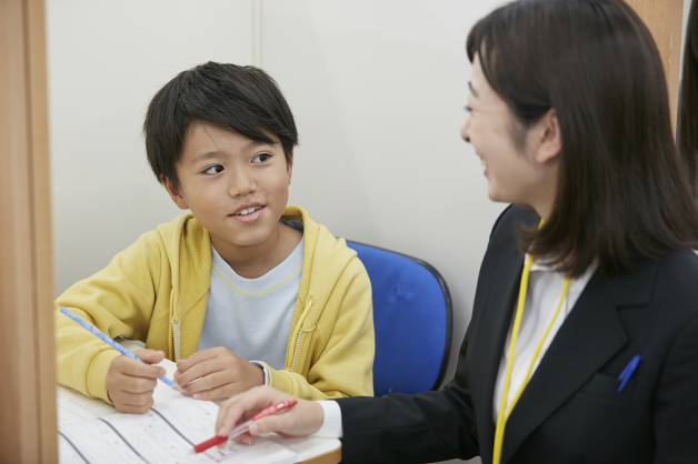☆大学生多数活躍中!!　☆明光義塾で講師デビュー!!　☆未経験者歓迎♪